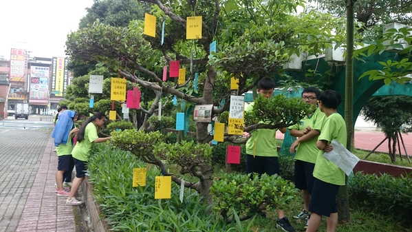 點選作品以查看原圖